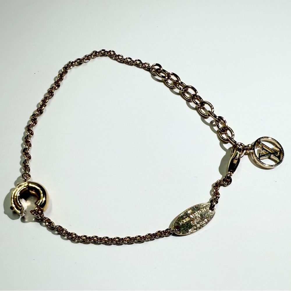 Louis Vuitton- LV & Me bracelet. Initial C. - Picture 2 of 7